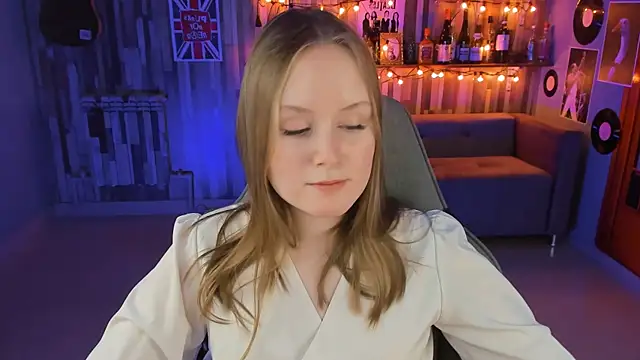 VivienLeeigh online show from 28, 2, 2025