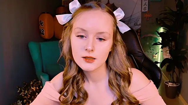 VivienLeeigh online show from 14, 9, 2025