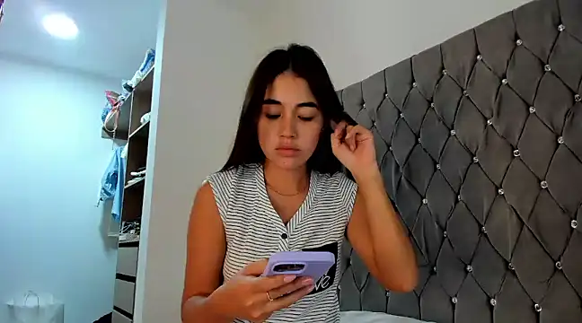 AriaMontgomery online show from 19, 12, 2024