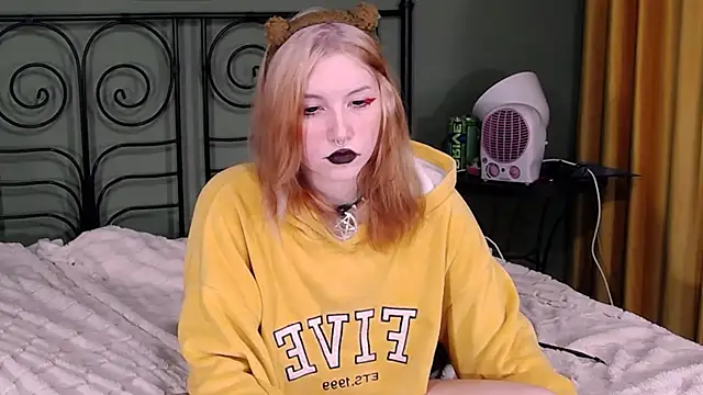 Snapshot of BlackyTea chatting on 12, 12, 2024 BlackyTea online show from 12, 12, 2024