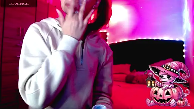 holy juli online show from 22, 10, 2025