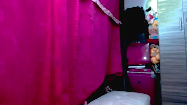 Snapshot of holy_juli chatting on 5, 2, 2026 holy juli online show from 5, 2, 2026