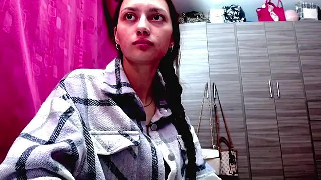 Snapshot of holy_juli chatting on 15, 2, 2026 holy juli online show from 15, 2, 2026