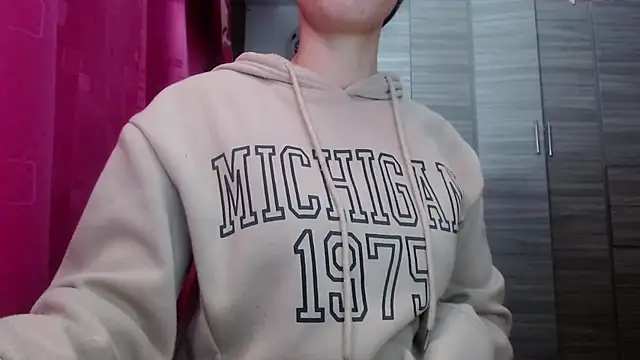 Snapshot of holy_juli chatting on 25, 2, 2026 holy juli online show from 25, 2, 2026