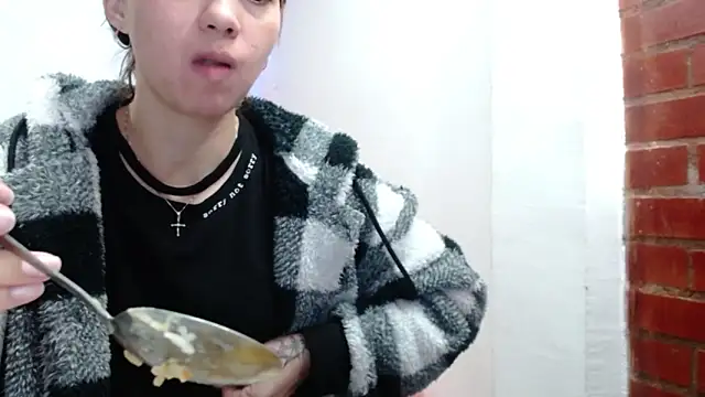 Snapshot of holy_juli chatting on 13, 3, 2026 holy juli online show from 13, 3, 2026