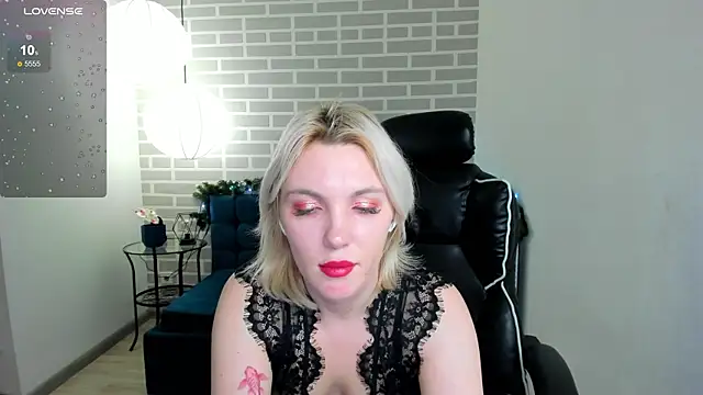Fluffy Monica online show from 20, 12, 2024