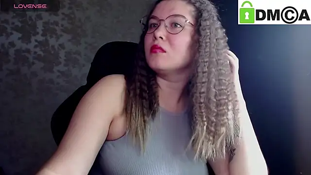 Snapshot of holy_michela chatting on 15, 10, 2025 holy michela online show from 15, 10, 2025