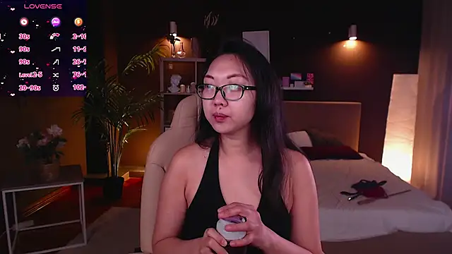 Marine Vact online show from 7, 11, 2025