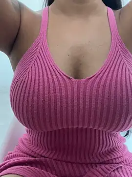 Snapshot of luara1988 chatting on 18, 3, 2026 luara1988 online show from 18, 3, 2026