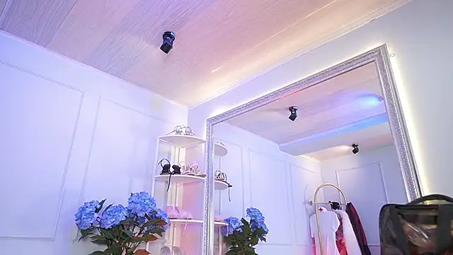 Snapshot of elasummer chatting on 13, 3, 2026 elasummer online show from 13, 3, 2026