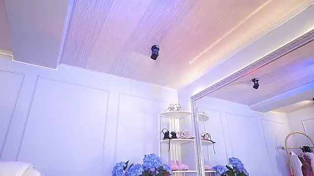 Snapshot of elasummer chatting on 16, 3, 2026 elasummer online show from 16, 3, 2026