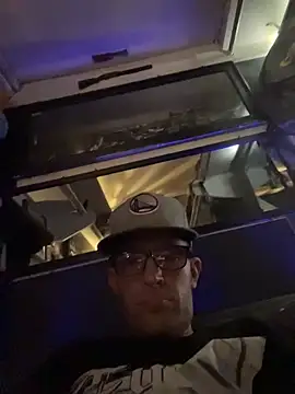 Snapshot of DirkD916 chatting on 12, 10, 2025 DirkD916 online show from 12, 10, 2025