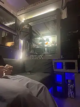 Snapshot of DirkD916 chatting on 21, 10, 2025 DirkD916 online show from 21, 10, 2025