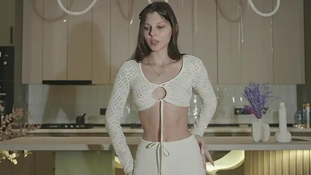 whisper of love online show from 18, 11, 2025