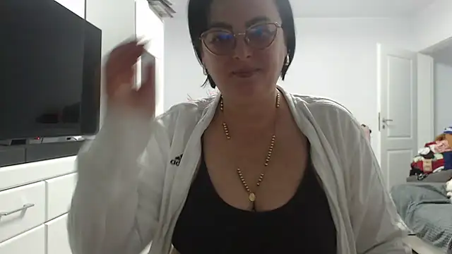 Snapshot of Amandamuller1982 chatting on 2, 11, 2025 Amandamuller1982 online show from 2, 11, 2025