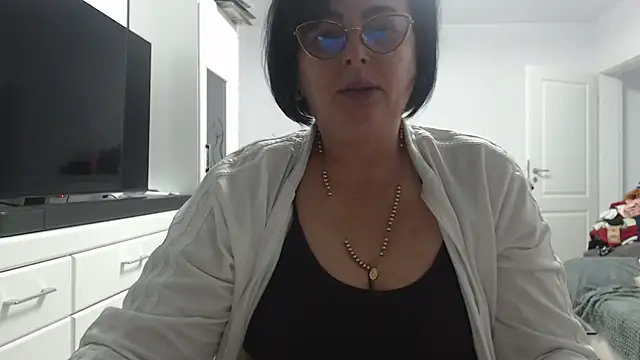 Snapshot of Amandamuller1982 chatting on 3, 11, 2025 Amandamuller1982 online show from 3, 11, 2025