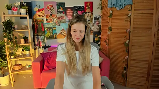 Snapshot of Sharon_Evansi chatting on 7, 12, 2024 Sharon Evansi online show from 7, 12, 2024