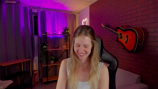 Snapshot of Sharon_Evansi chatting on 3, 1, 2025 Sharon Evansi online show from 3, 1, 2025