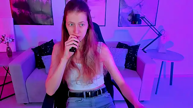 Snapshot of Sharon_Evansi chatting on 15, 1, 2025 Sharon Evansi online show from 15, 1, 2025