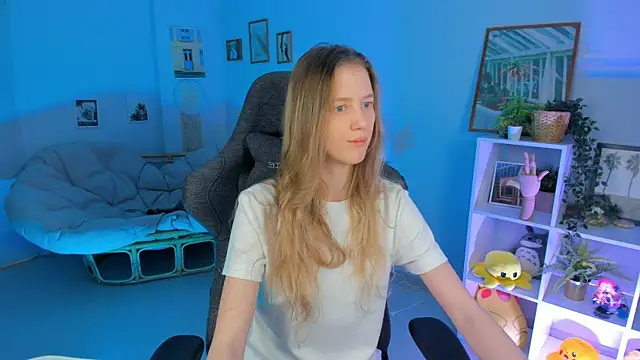 Snapshot of Sharon_Evansi chatting on 9, 3, 2025 Sharon Evansi online show from 9, 3, 2025