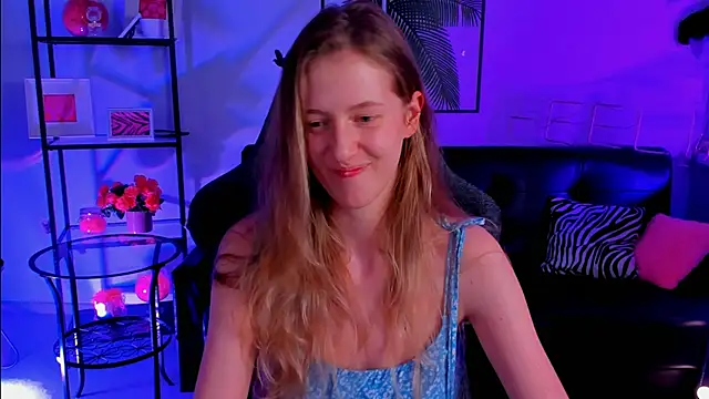 Snapshot of Sharon_Evansi chatting on 13, 3, 2025 Sharon Evansi online show from 13, 3, 2025