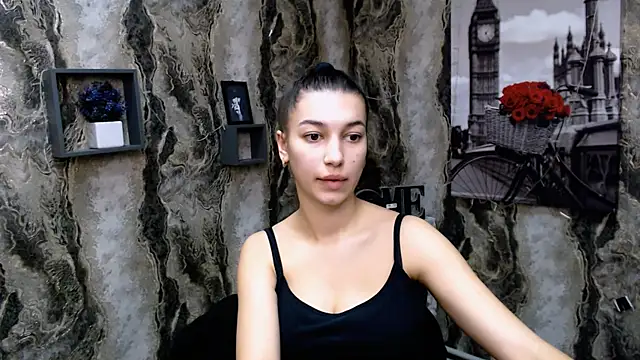 KarolinaRosse  online show from 12, 1, 2025