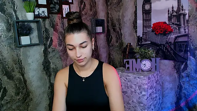 KarolinaRosse  online show from 28, 10, 2025