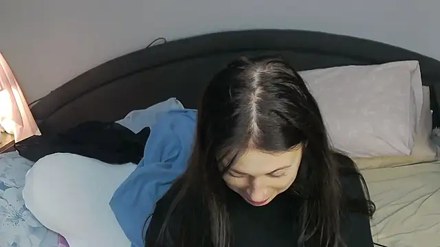 Snapshot of Mia_Lovi chatting on 16, 3, 2026 Mia Lovi online show from 16, 3, 2026