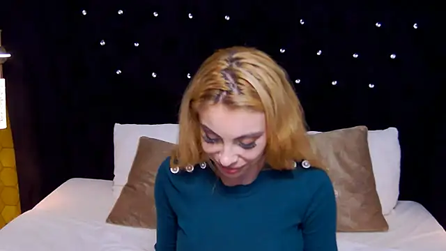 LaraAddison online show from 25, 1, 2025