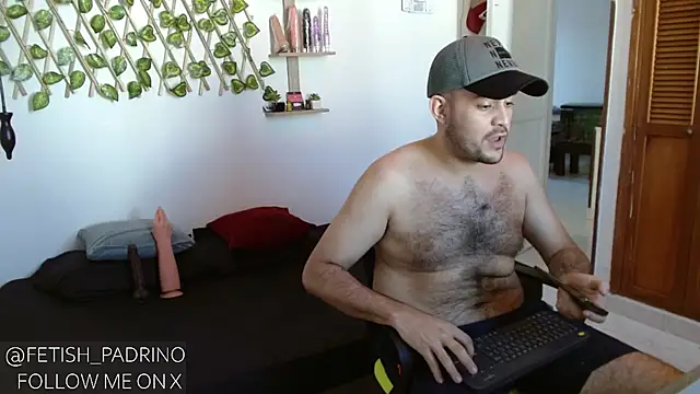 fetish padrino online show from 19, 1, 2025
