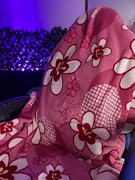 Snapshot of bonnie_18x chatting on 12, 11, 2025 bonnie 18x online show from 12, 11, 2025