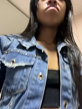 Snapshot of bonnie_18x chatting on 13, 11, 2025 bonnie 18x online show from 13, 11, 2025