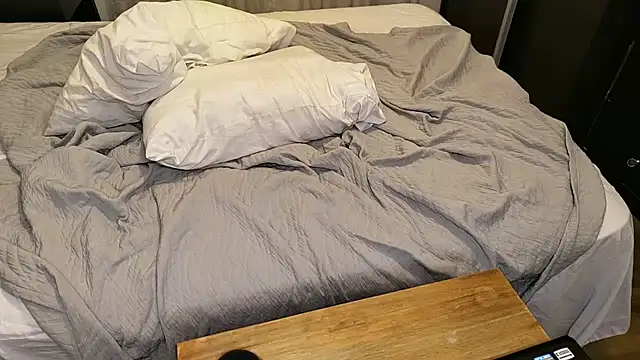 M1lfa online show from 7, 12, 2024