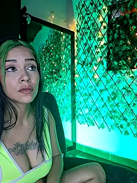 Snapshot of ethanandbrianna chatting on 12, 3, 2025 ethanandbrianna online show from 12, 3, 2025