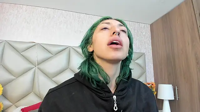 Snapshot of Im_gaia chatting on 19, 11, 2025 Im gaia online show from 19, 11, 2025