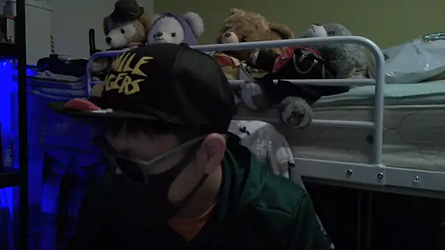 Owl1216 online show from 3, 1, 2025