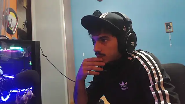 Badboyi1997 online show from 21, 11, 2025