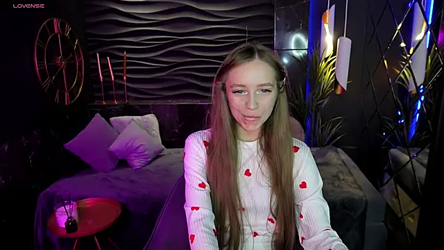 Snapshot of OliviaGentle chatting on 12, 12, 2024 OliviaGentle online show from 12, 12, 2024