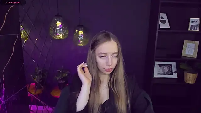 Snapshot of OliviaGentle chatting on 17, 12, 2024 OliviaGentle online show from 17, 12, 2024