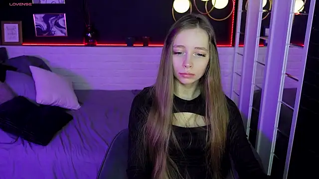 Snapshot of OliviaGentle chatting on 5, 1, 2025 OliviaGentle online show from 5, 1, 2025