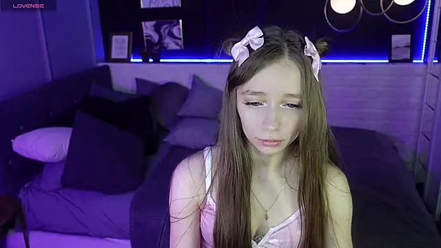 Snapshot of OliviaGentle chatting on 17, 2, 2025 OliviaGentle online show from 17, 2, 2025