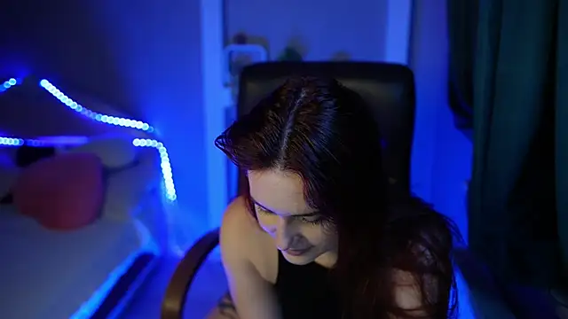 LisaElfy online show from 6, 2, 2026