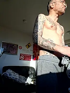 mileflav0r online show from 20, 3, 2026