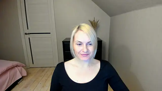 Alicee Gracee online show from 4, 3, 2025