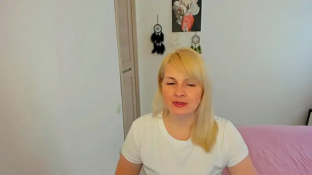 Snapshot of Alicee_Gracee chatting on 6, 2, 2026 Alicee Gracee online show from 6, 2, 2026