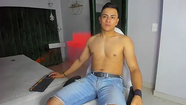 Lucii fer  online show from 13, 11, 2025