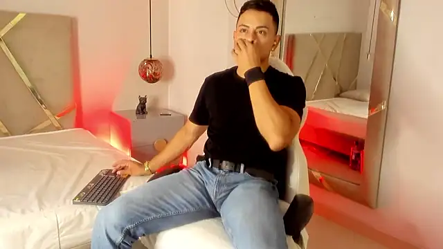 Lucii fer  online show from 15, 11, 2025