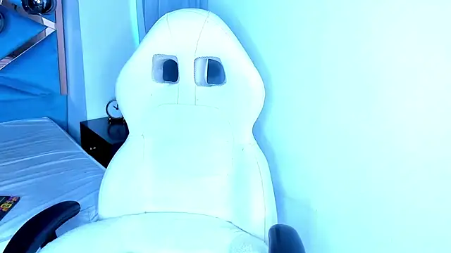 Lucii fer  online show from 25, 11, 2025