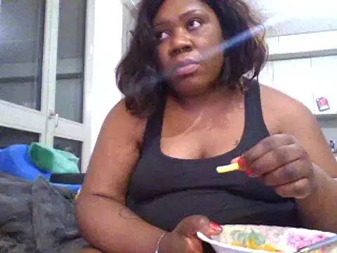 Snapshot of bonbonaumiel chatting on 25, 12, 2024 bonbonaumiel online show from 25, 12, 2024