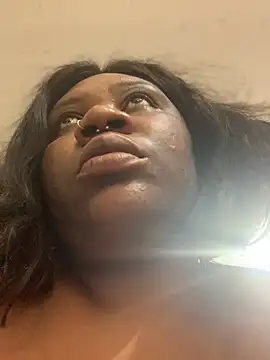 Snapshot of bonbonaumiel chatting on 5, 1, 2025 bonbonaumiel online show from 5, 1, 2025